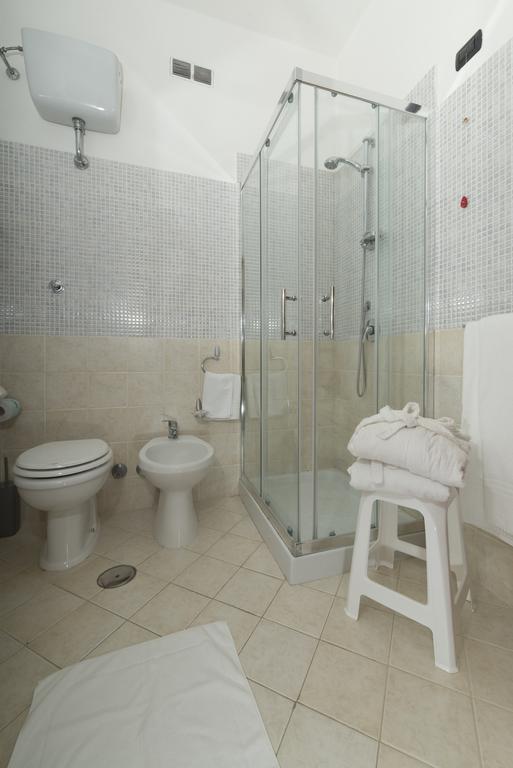 Albergo Scalzone Castel Volturno Exteriör bild
