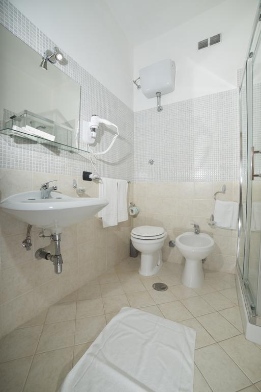 Albergo Scalzone Castel Volturno Exteriör bild