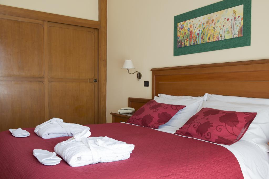Albergo Scalzone Castel Volturno Exteriör bild